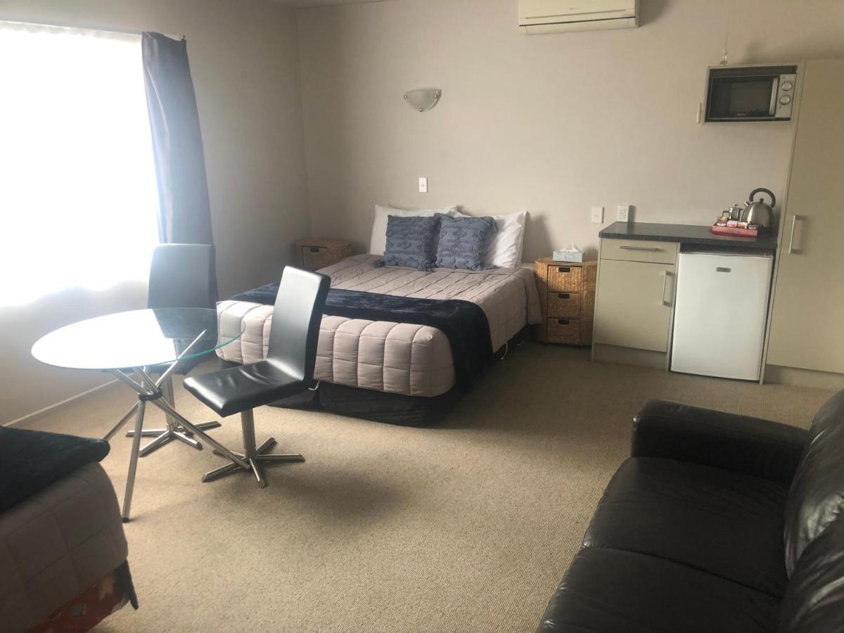 Absolute Lake View Motel Taupo Bagian luar foto