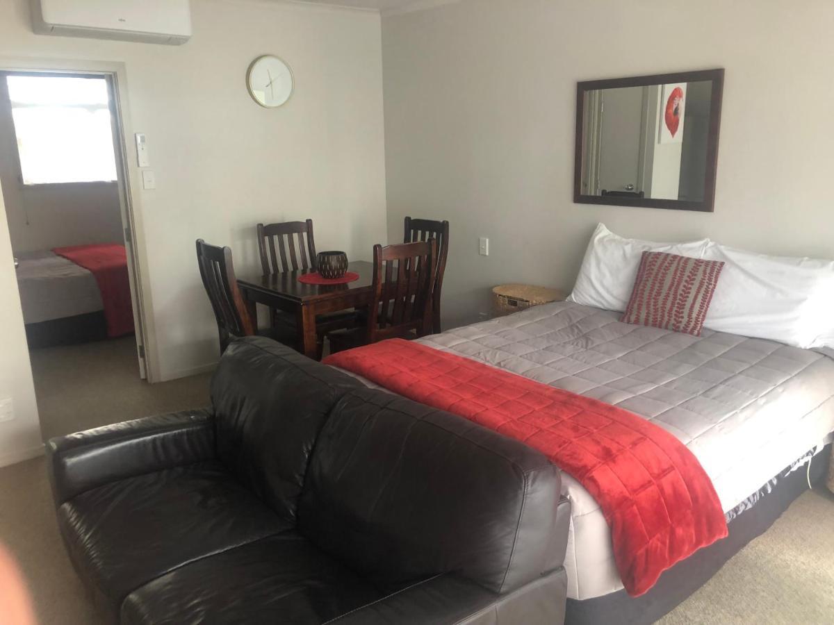 Absolute Lake View Motel Taupo Bagian luar foto