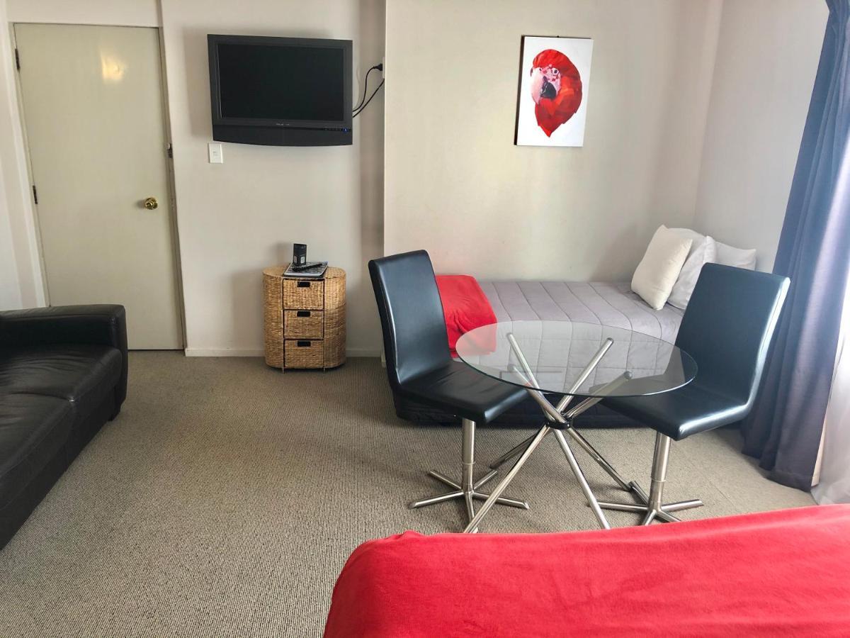 Absolute Lake View Motel Taupo Bagian luar foto