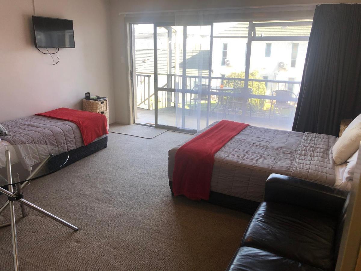Absolute Lake View Motel Taupo Bagian luar foto