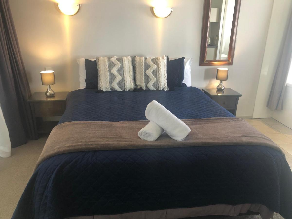 Absolute Lake View Motel Taupo Bagian luar foto