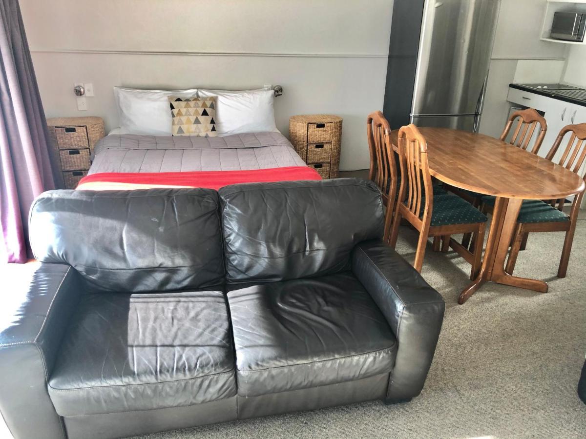 Absolute Lake View Motel Taupo Bagian luar foto