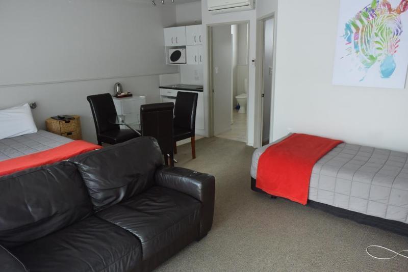 Absolute Lake View Motel Taupo Bagian luar foto