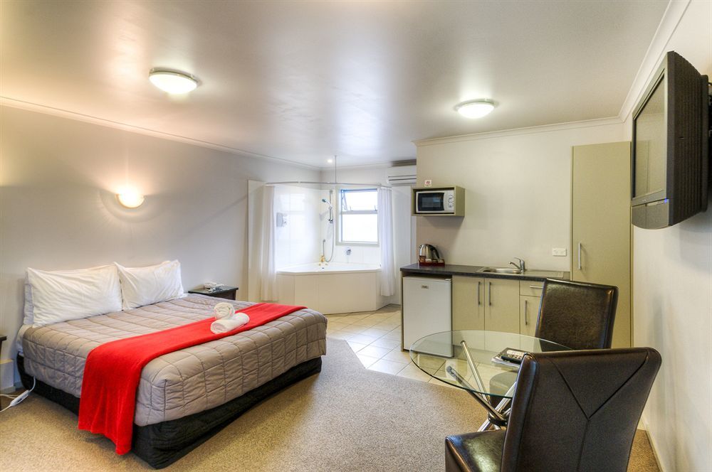 Absolute Lake View Motel Taupo Bagian luar foto
