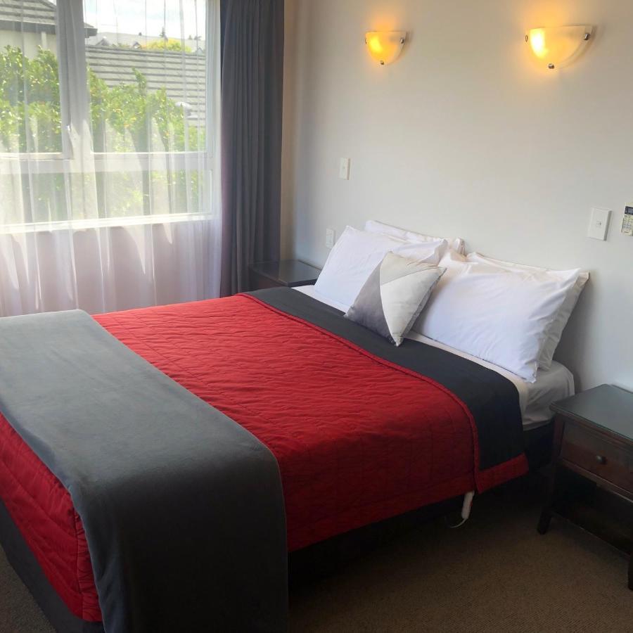 Absolute Lake View Motel Taupo Bagian luar foto