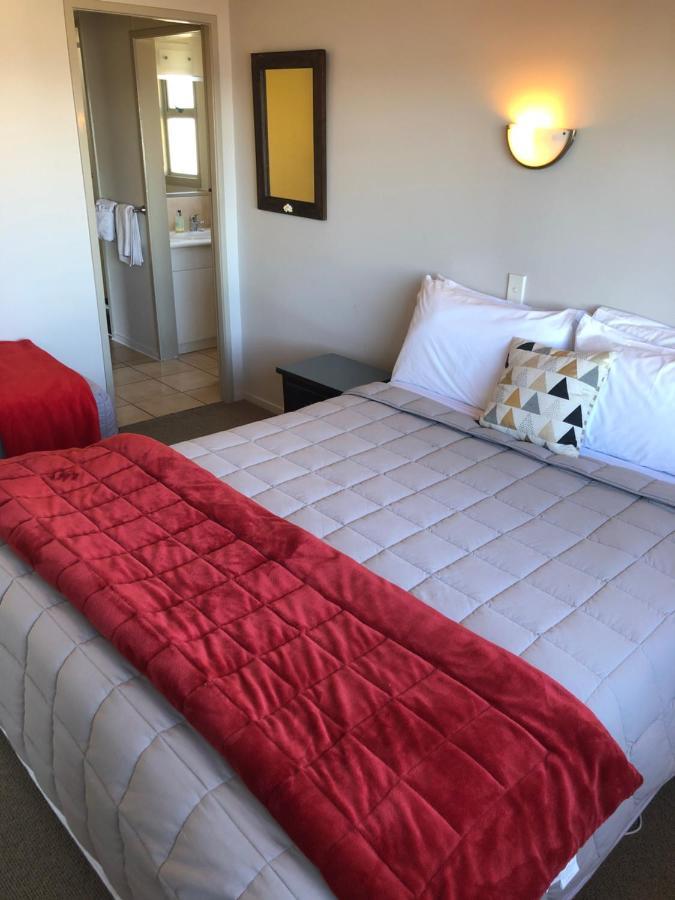 Absolute Lake View Motel Taupo Bagian luar foto