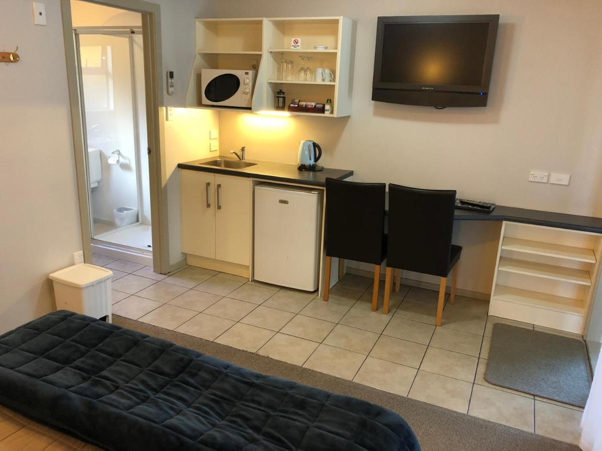 Absolute Lake View Motel Taupo Bagian luar foto