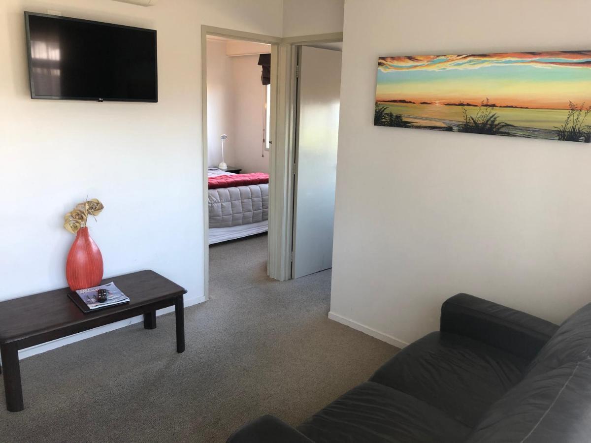 Absolute Lake View Motel Taupo Bagian luar foto